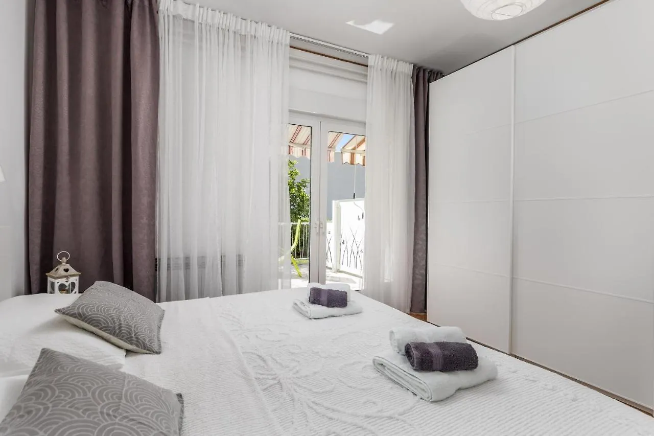 Apartments Rosovic J&C Moscenicka Draga