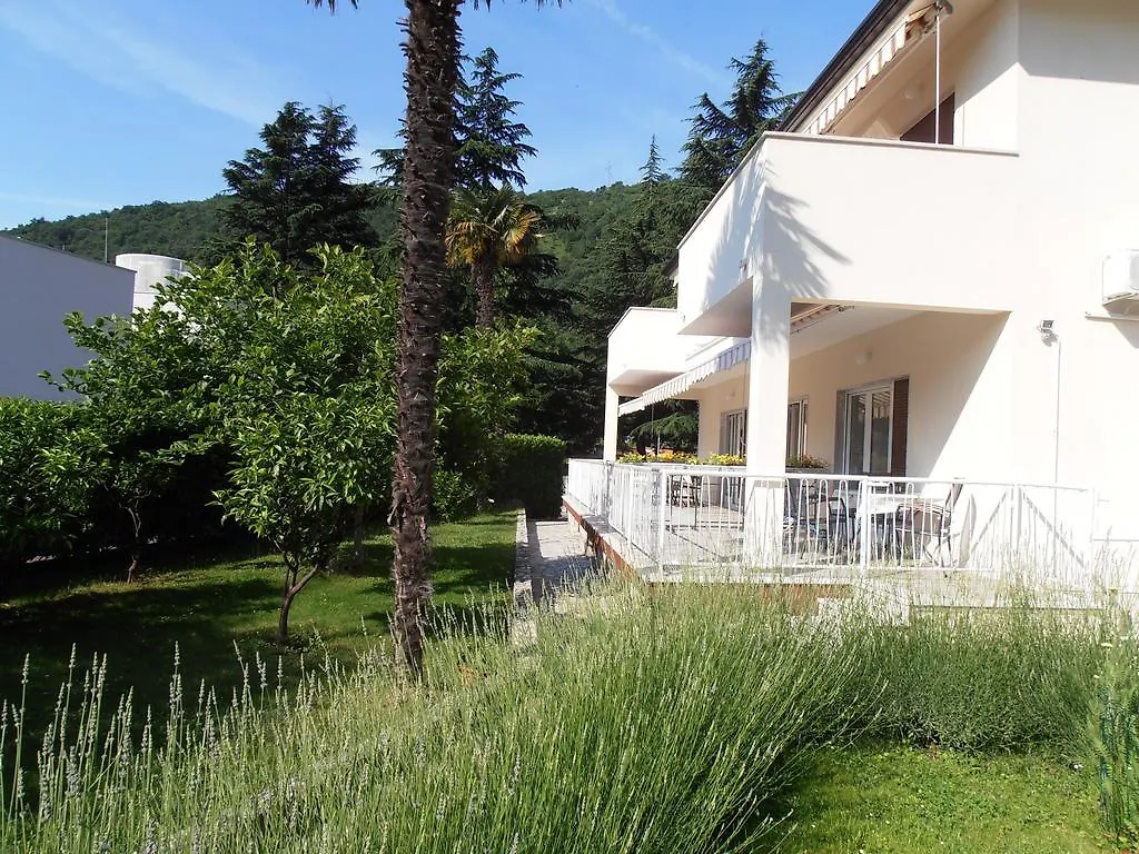 Apartments Rosovic J&C Moscenicka Draga
